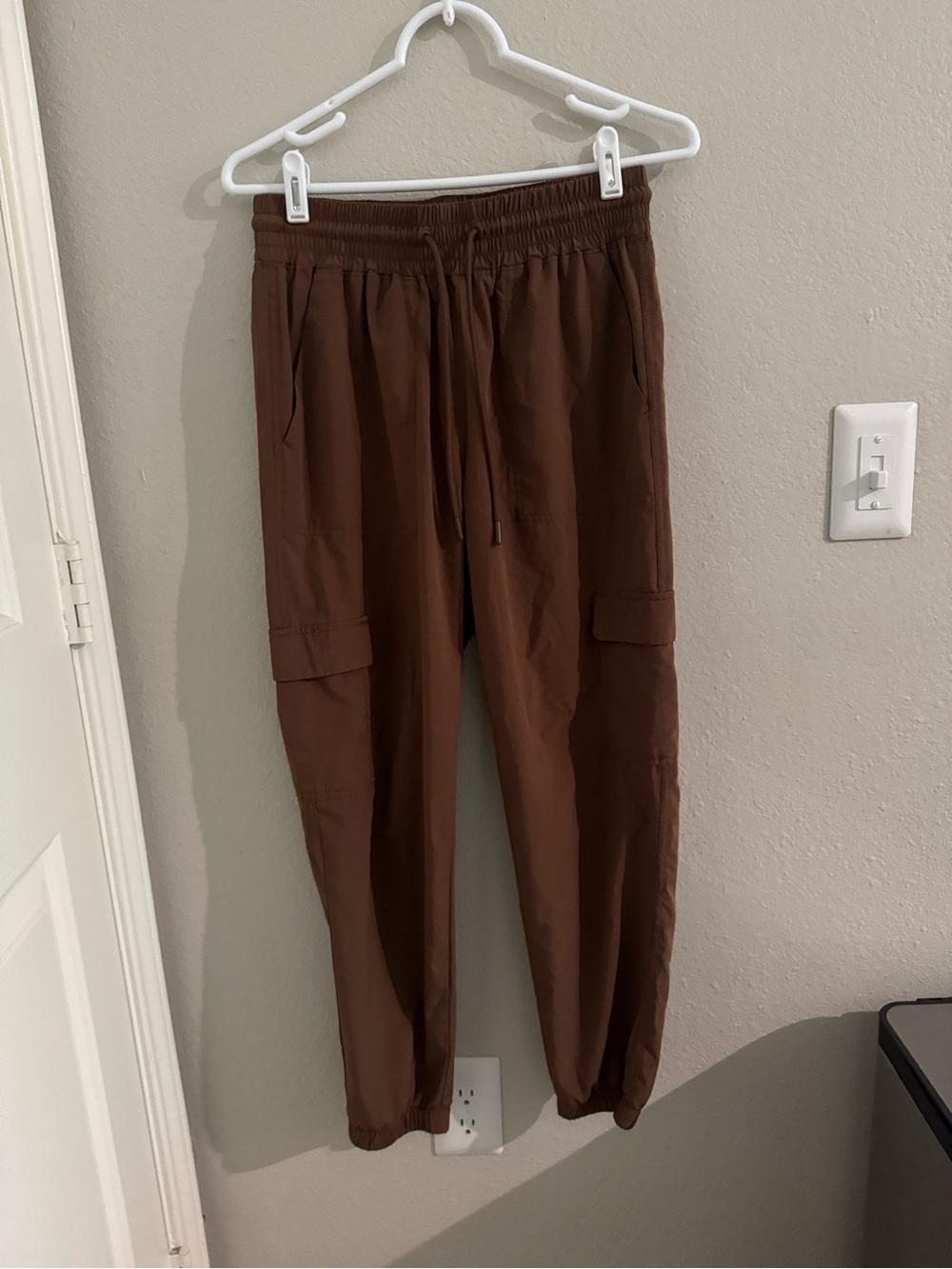 Old Navy Brown Women's Stretchy, Dry-Quick Cargo Jogger Pants